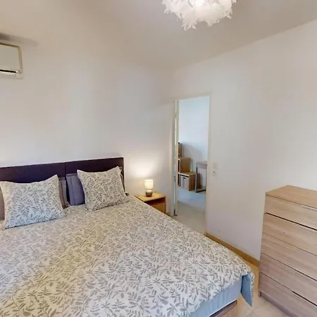 Beautiful 1 Bedroom One Stop Away From Monaco * Рокебрюн — Кап-Мартен
