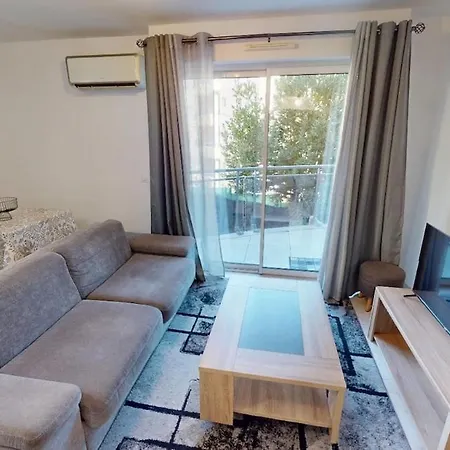 Beautiful 1 Bedroom One Stop Away From Monaco Апартаменты Рокебрюн — Кап-Мартен