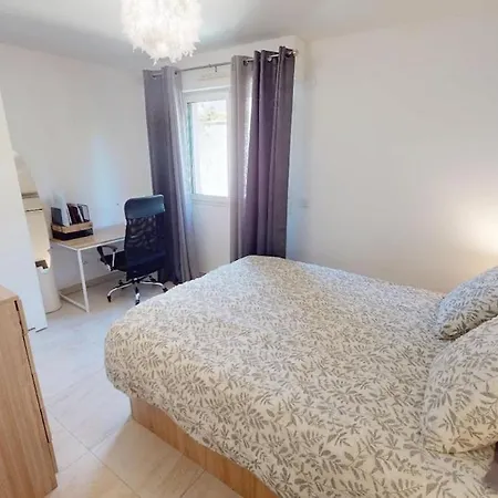 Apartment Beautiful 1 Bedroom One Stop Away From Monaco